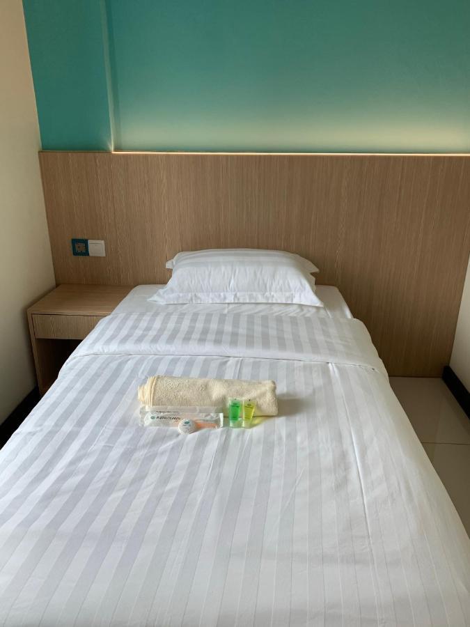 M Quality Hotel Гуа-Мусанг Екстер'єр фото