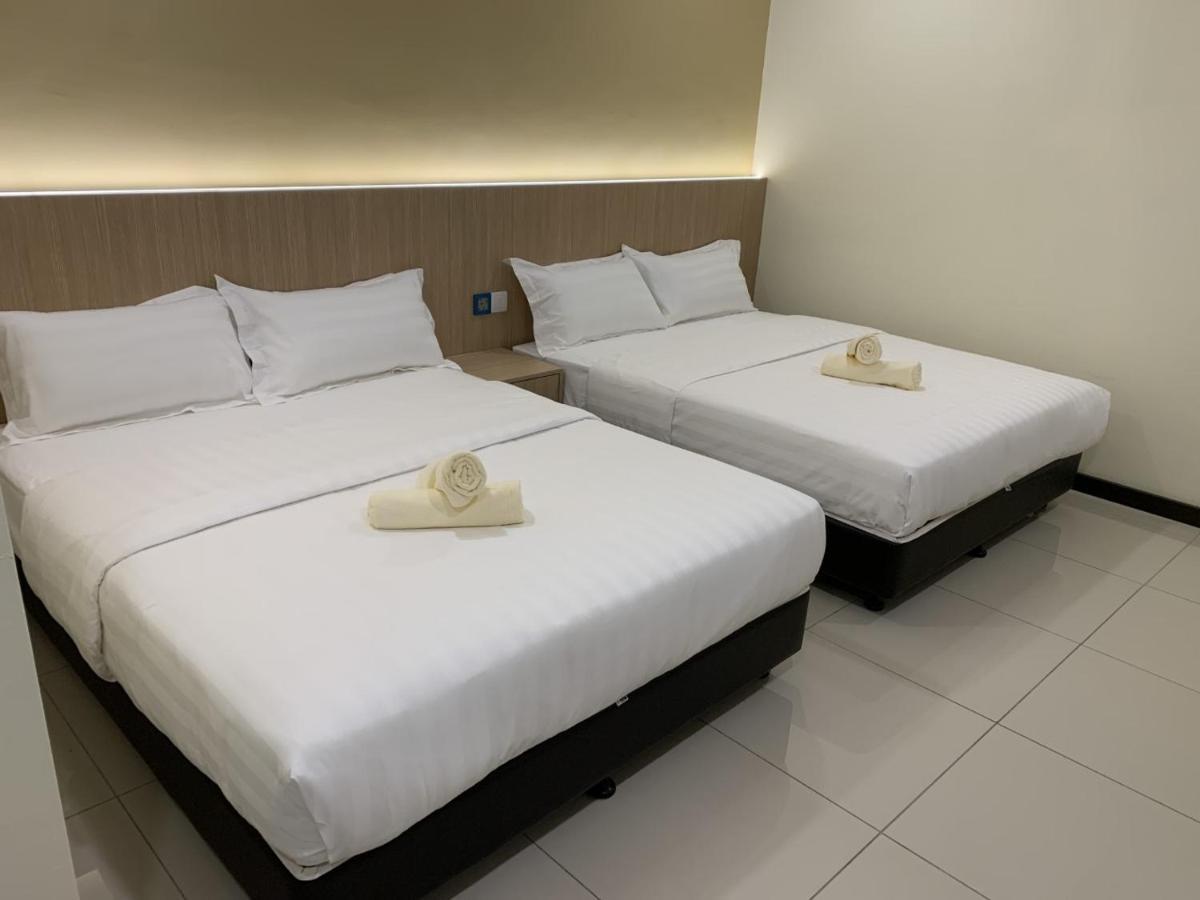 M Quality Hotel Гуа-Мусанг Екстер'єр фото