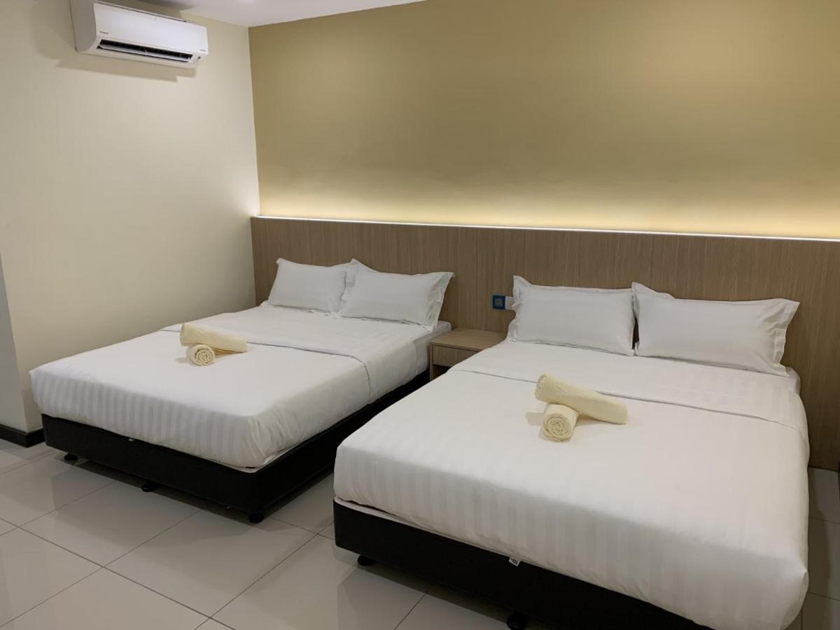 M Quality Hotel Гуа-Мусанг Екстер'єр фото