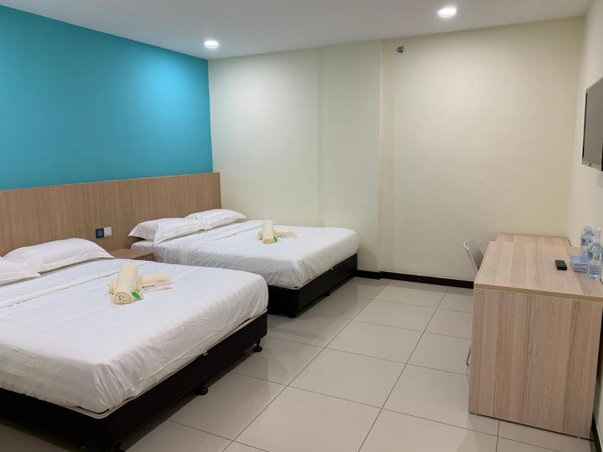 M Quality Hotel Гуа-Мусанг Екстер'єр фото